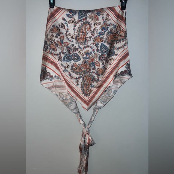 Tied Backless Hanky Hem Paisley Print Halter Top - Picture 4 of 5
